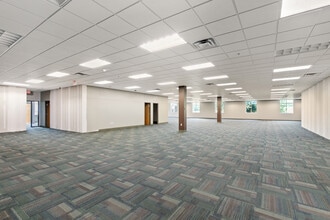 8850 NW 62nd Ave, Johnston, IA for lease Interior Photo- Image 1 of 2