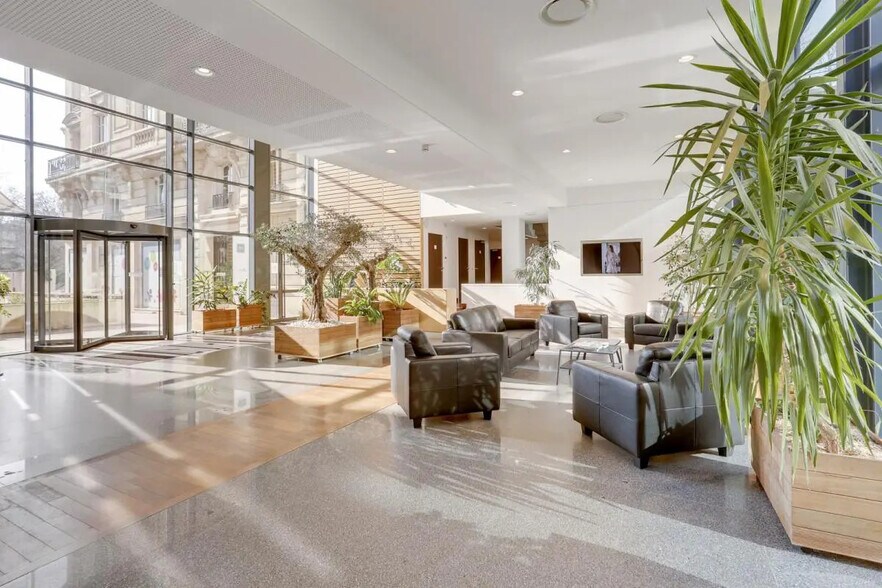 2 Bis Rue De Villiers, Levallois-Perret for lease - Lobby - Image 1 of 8