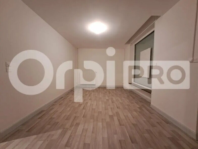 Office in Yutz for lease - Interior Photo - Image 2 of 7