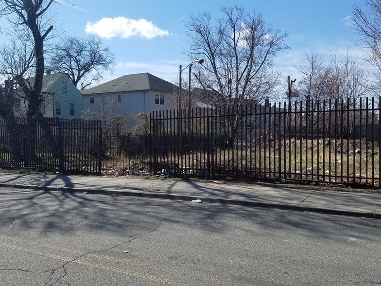 1014 Shaw Ave, Newark, NJ 07112