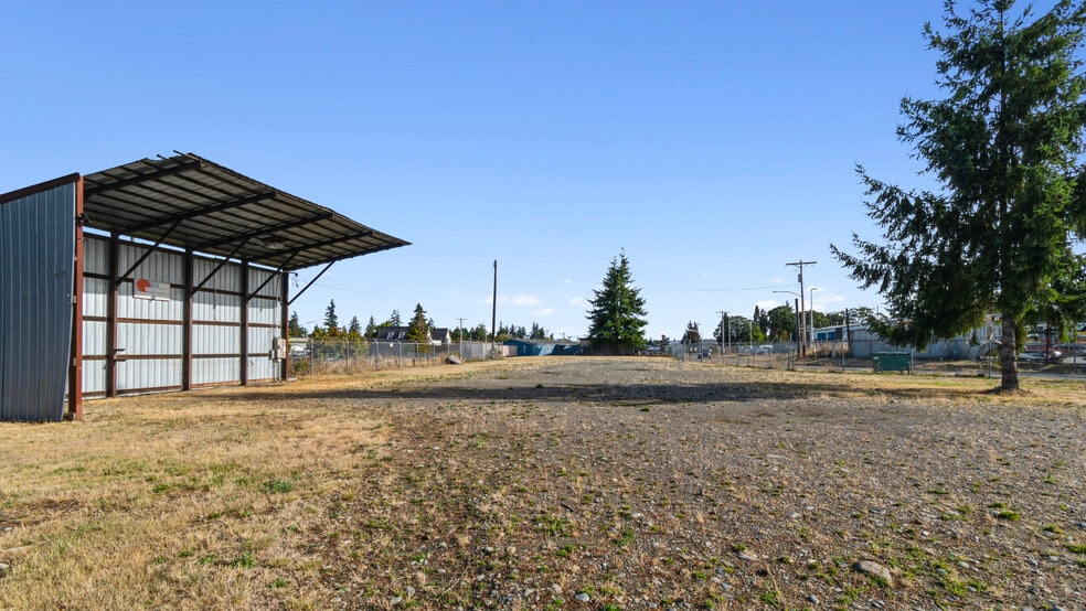 11221 Pacific Hwy SW, Lakewood, WA for sale - Building Photo - Image 2 of 6