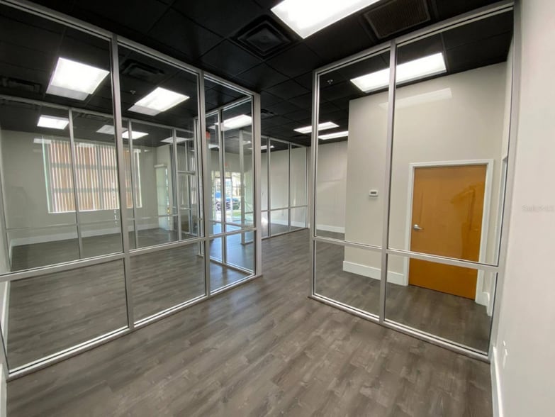 8810 Commodity Cir, Orlando, FL for lease - Building Photo - Image 3 of 19