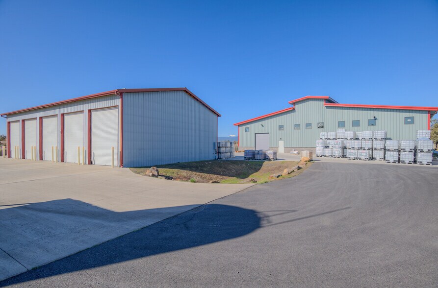 19330 Pinehurst Rd, Bend, OR for sale - Building Photo - Image 3 of 4