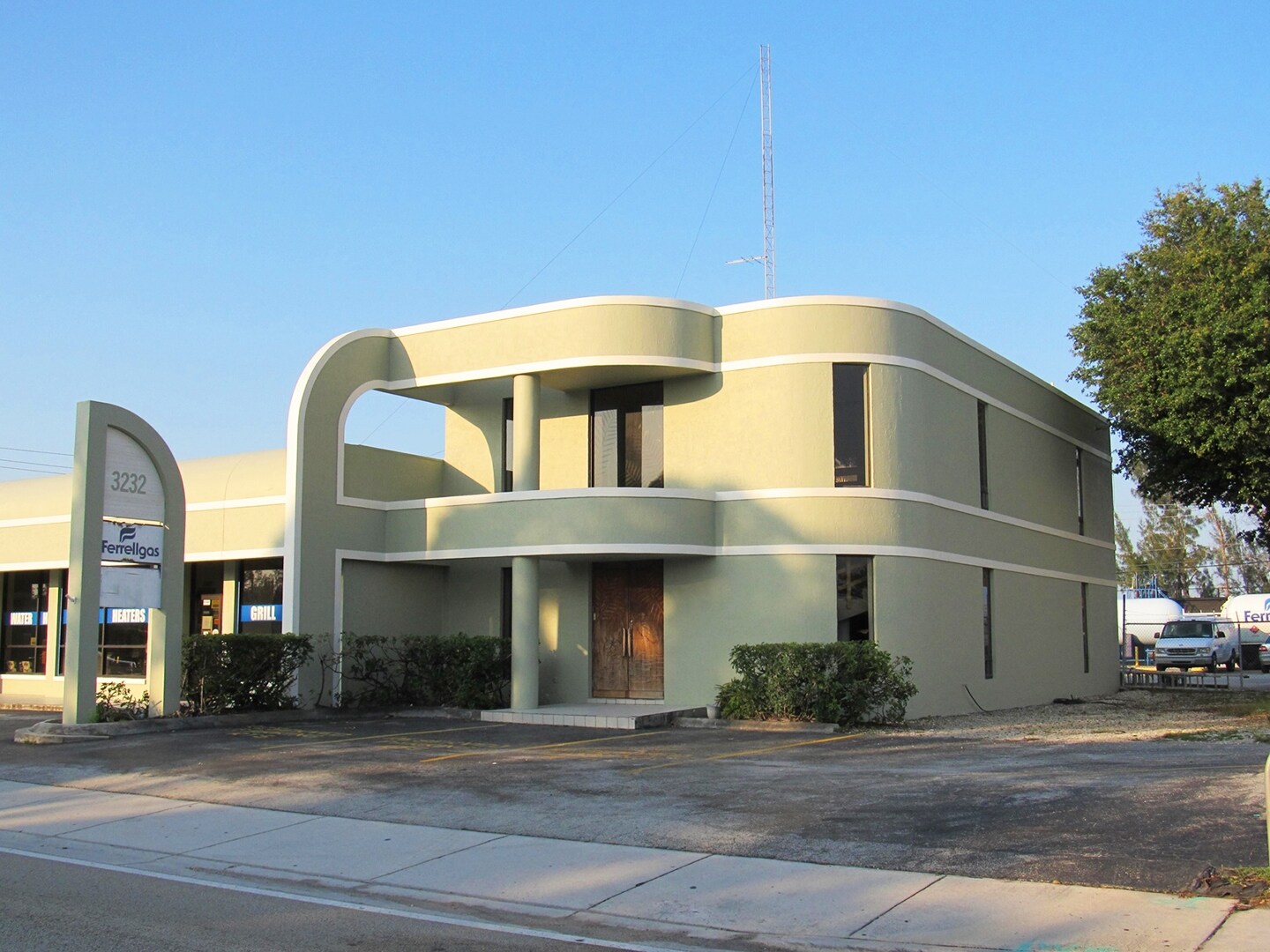 3232 SE Dixie Hwy, Stuart, FL for sale Primary Photo- Image 1 of 1