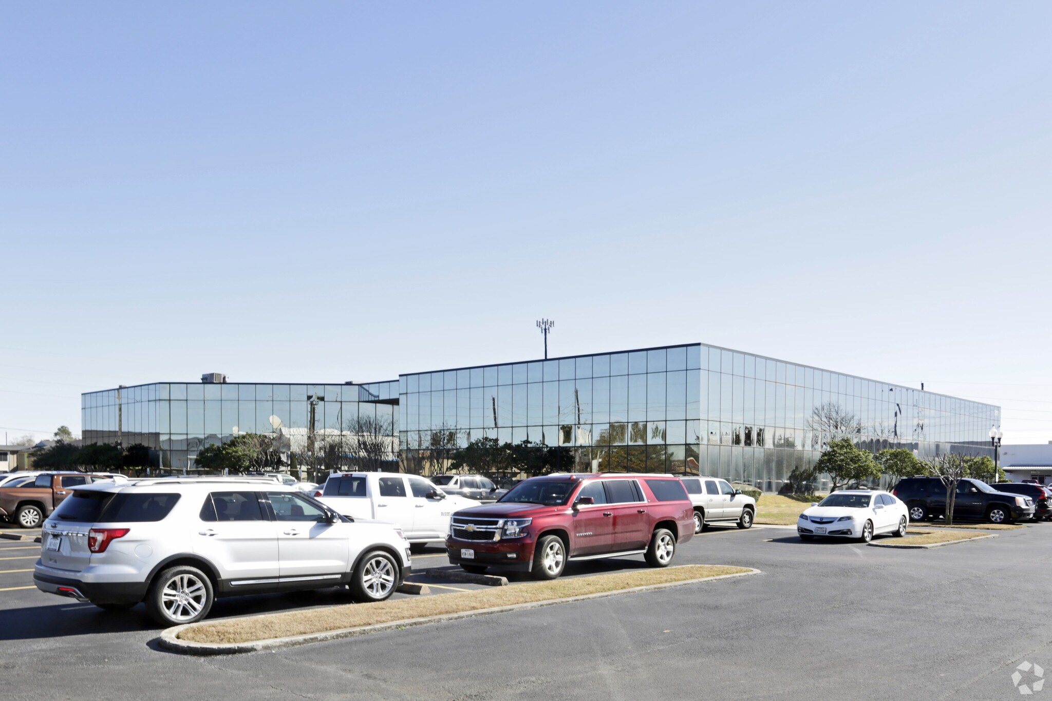 211 Highland Cross Dr, Houston, TX for sale Primary Photo- Image 1 of 1