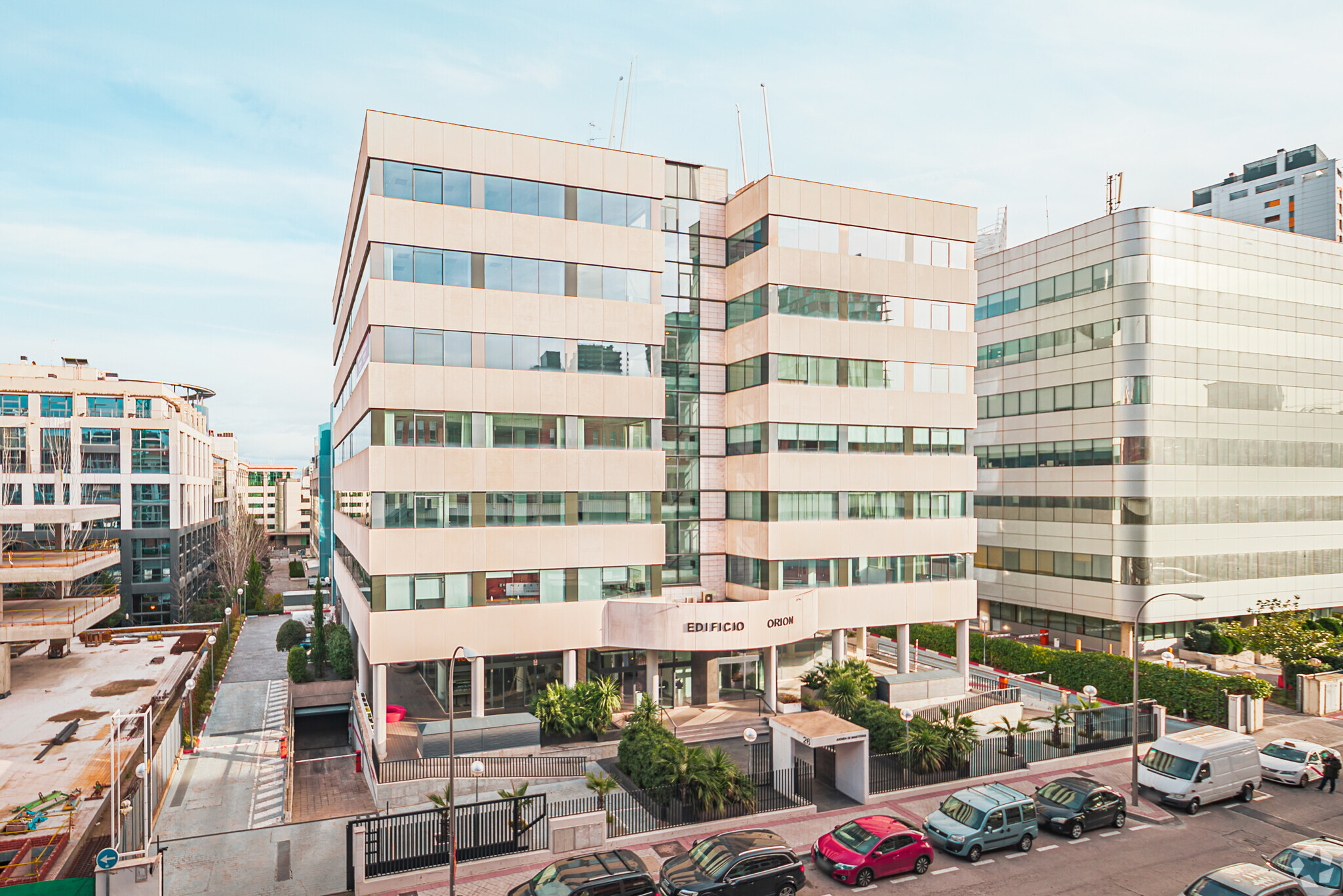 Avenida Manoteras, 26, Madrid, Madrid for lease Primary Photo- Image 1 of 6