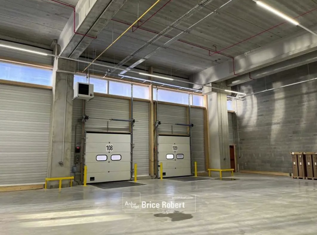 Flex in Lyon for lease Interior Photo- Image 1 of 3