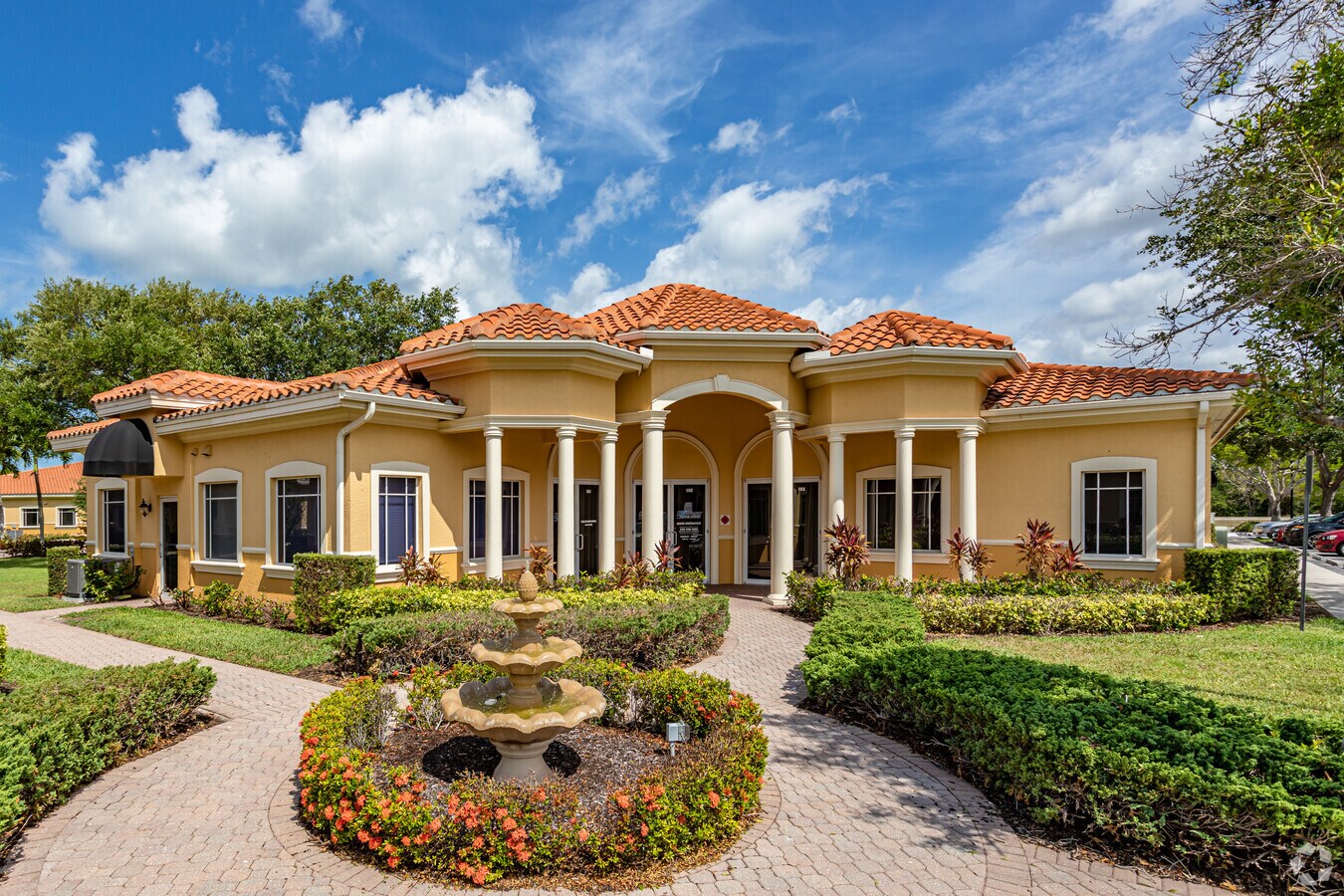 3358 Woods Edge Cir, Bonita Springs, FL 34134