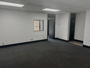 4401 Emerson St, Jacksonville, FL for lease Interior Photo- Image 2 of 3