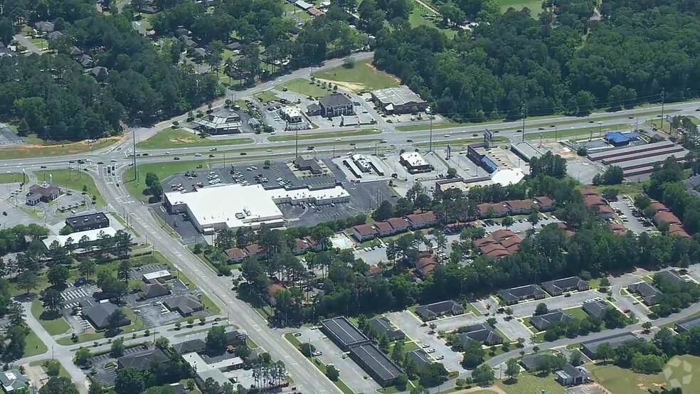 2-92 McFarland Blvd, Northport, AL for lease - Aerial Video - Image 2 of 6