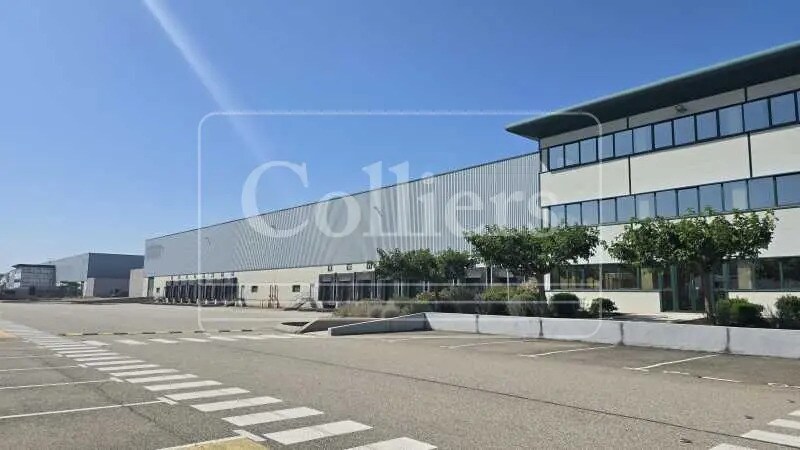 Office in Miramas for lease Building Photo- Image 1 of 2