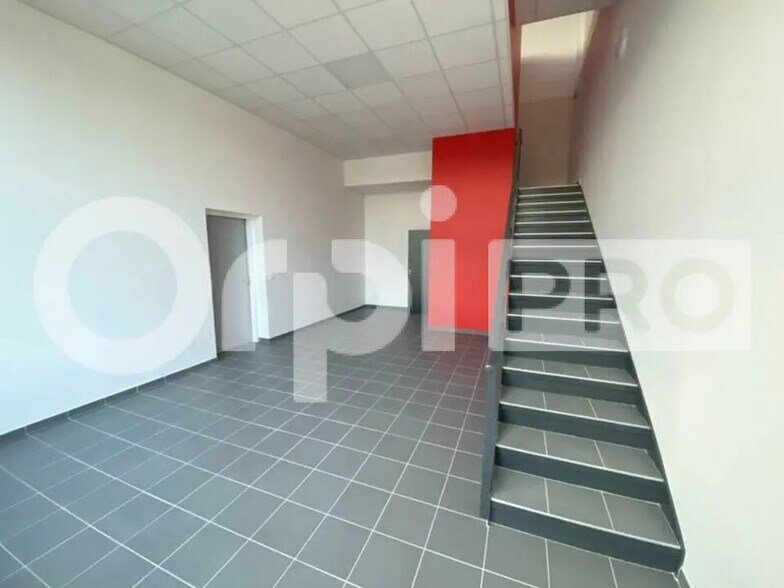 Flex in Bondoufle for sale - Interior Photo - Image 3 of 6