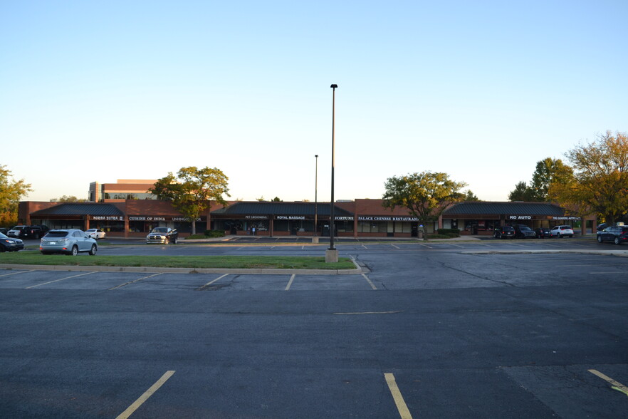 12020-12114 W 87th St Pky, Lenexa, KS for lease - Building Photo - Image 3 of 6