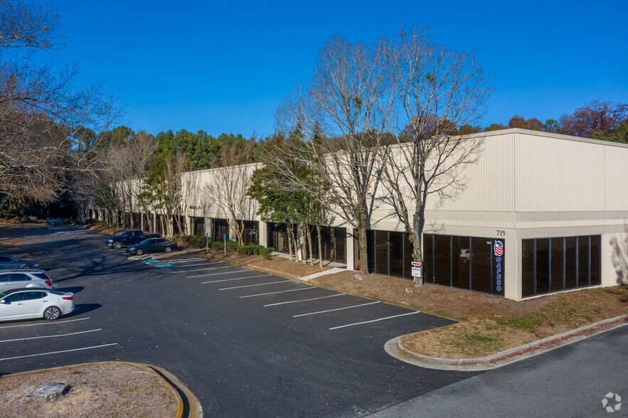 715 Park North Blvd, Clarkston, GA for lease - Primary Photo - Image 1 of 5