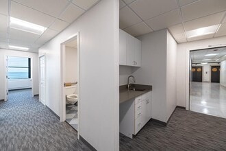 8 S Michigan Ave, Chicago, IL for lease Interior Photo- Image 2 of 7