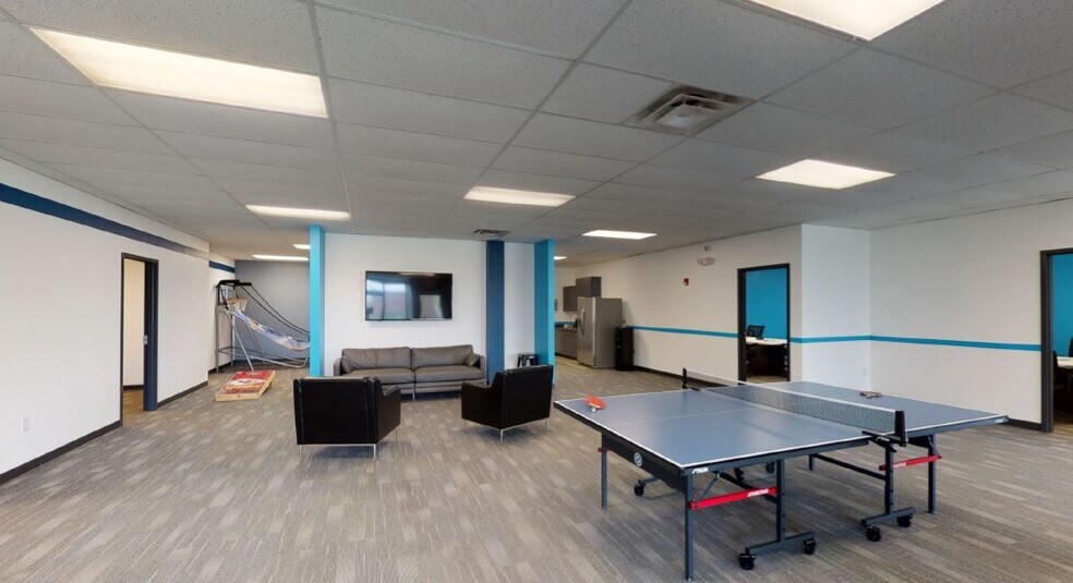 13420-13430 W 98th St, Lenexa, KS for lease - Interior Photo - Image 3 of 11