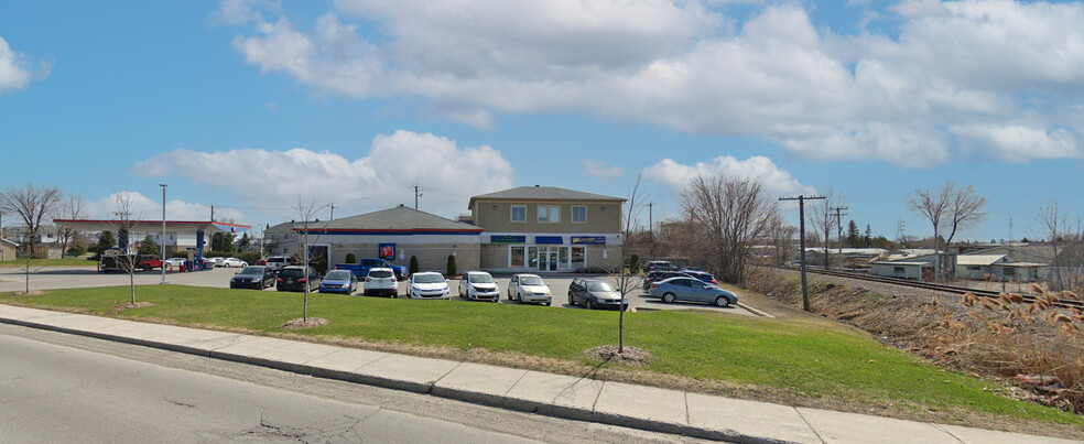 1487-1495 Grande Allée, Terrebonne, QC for sale - Primary Photo - Image 1 of 1