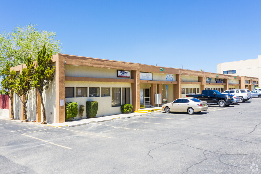 2301-2315 San Pedro Dr NE, Albuquerque, NM for lease - Building Photo - Image 1 of 4