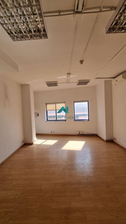 Madrid, MAD 28031 -  -  - Interior Photo - Image 1 of 5