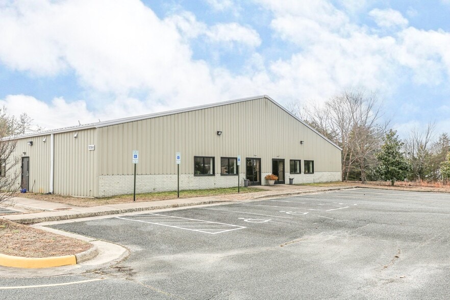 9304 Onyx Ct, Fredericksburg, VA for sale - Building Photo - Image 2 of 31