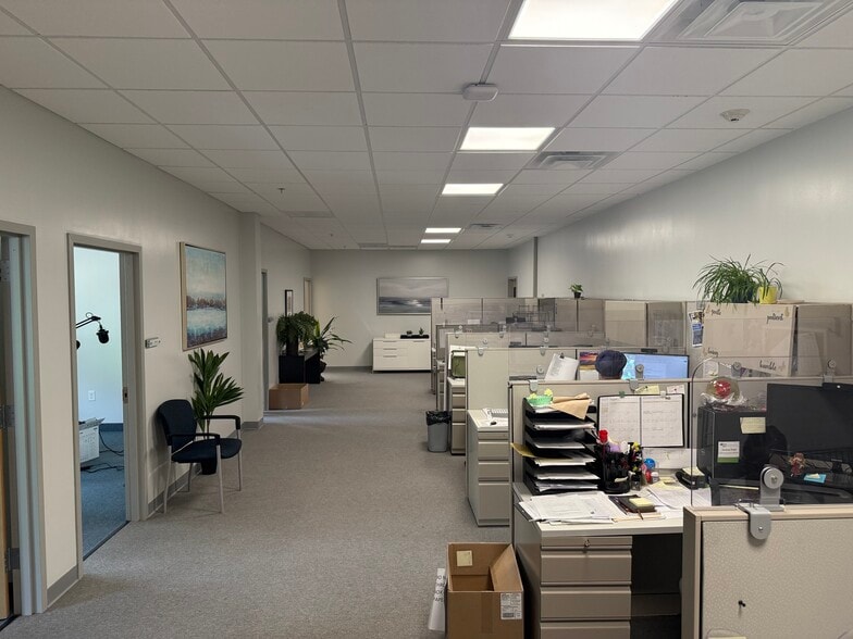 60-94 W Grand St, Elizabeth, NJ for lease - Interior Photo - Image 1 of 7