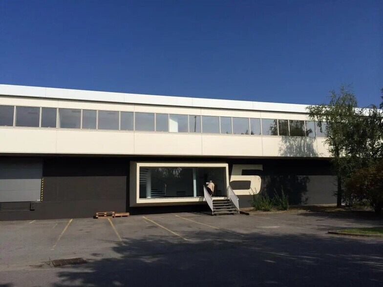 Flex in SAINT-OUEN-L'AUMONE for lease - Building Photo - Image 3 of 8