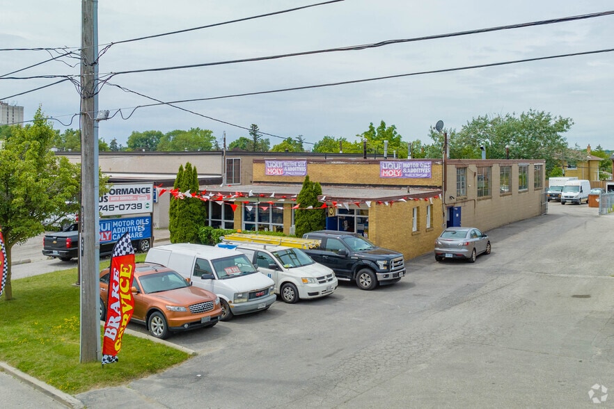 54 Rivalda Rd, Toronto, ON for sale - Primary Photo - Image 1 of 3