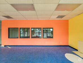 2923-2951 Thousand Oaks Dr, San Antonio, TX for lease Interior Photo- Image 1 of 6