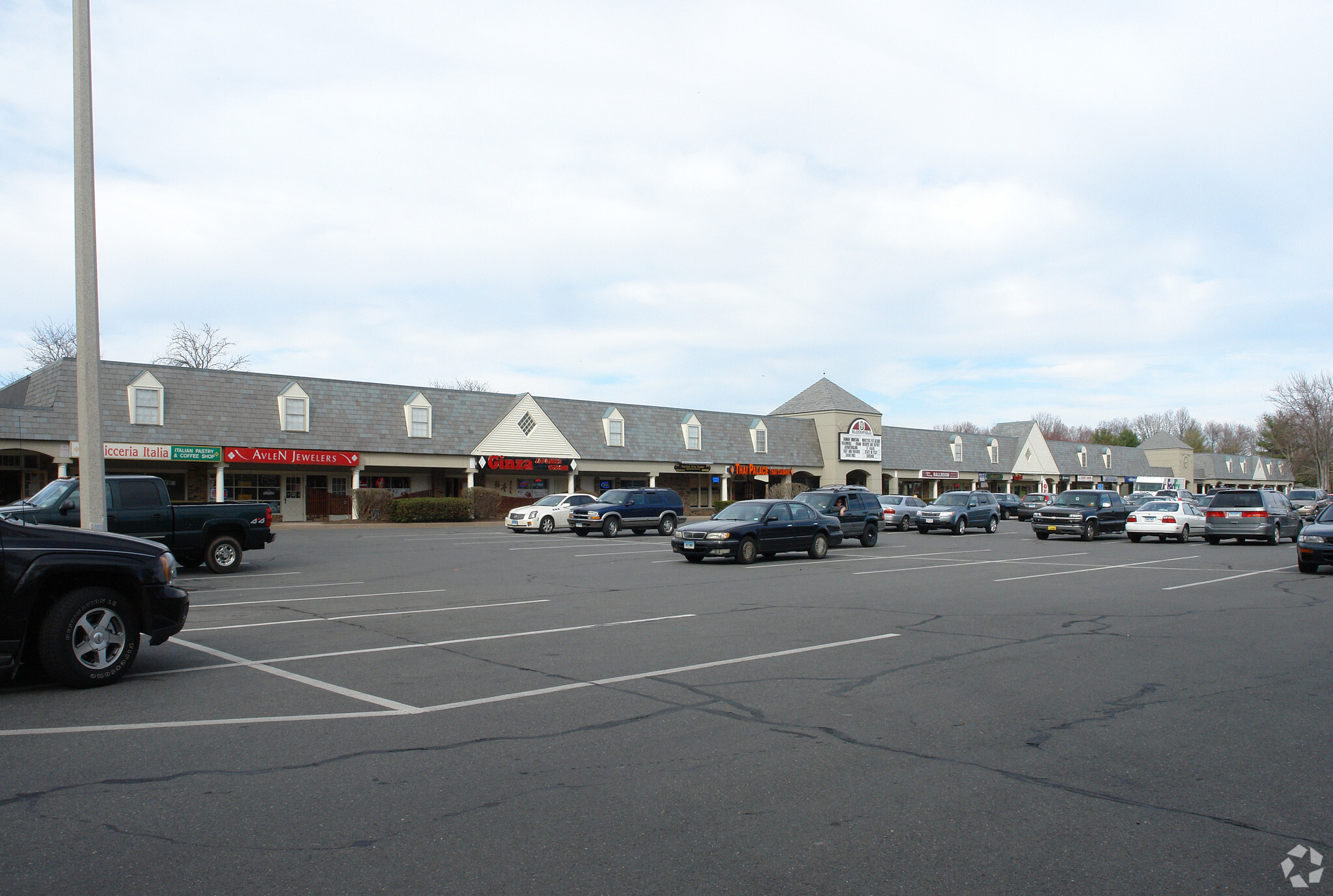 28 Wintonbury Mall, Bloomfield, CT for lease Building Photo- Image 1 of 5