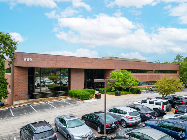 999 Executive Parkway Dr, Creve Coeur, MO for lease - Building Photo - Image 2 of 4