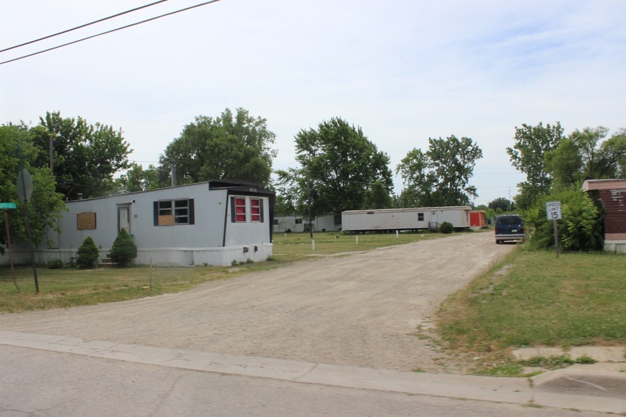 1142 Lansing St, Adrian, MI for sale - Primary Photo - Image 1 of 1