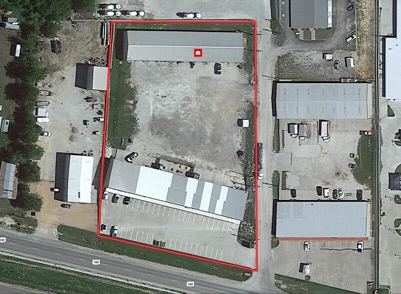 1886 Mineral Wells Hwy, Weatherford, TX for lease - Building Photo - Image 1 of 8