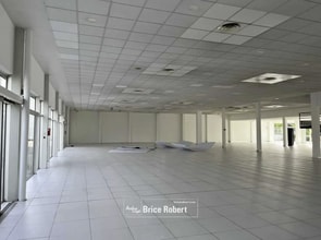 Flex in Vénissieux for lease Interior Photo- Image 1 of 7