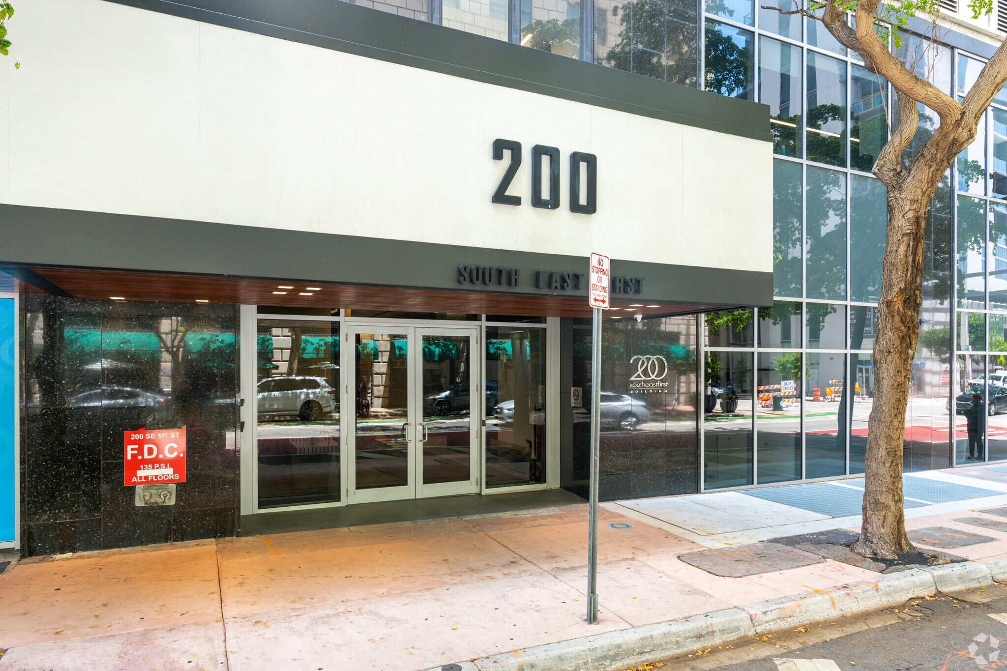 200 SE 1st St, Miami, FL for lease Building Photo- Image 1 of 22