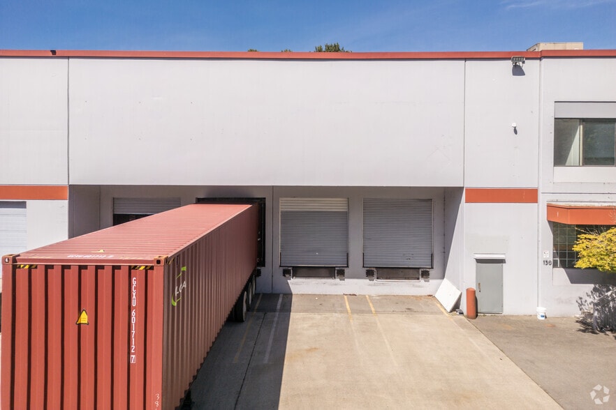 2051 Viceroy Pl, Richmond, BC for lease - Building Photo - Image 3 of 5