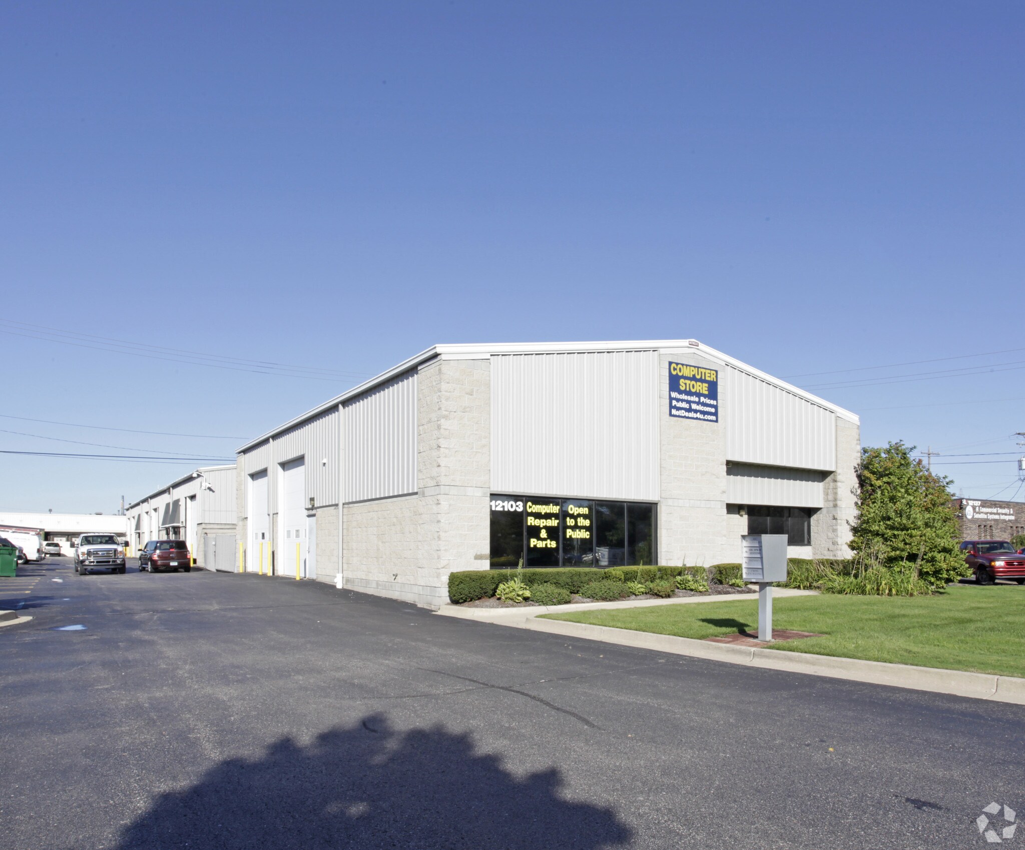 12103 Merriman Rd, Livonia, MI for sale Primary Photo- Image 1 of 1