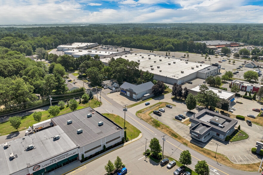 14 Boynton Ln, Seabrook, NH for sale - Building Photo - Image 3 of 11