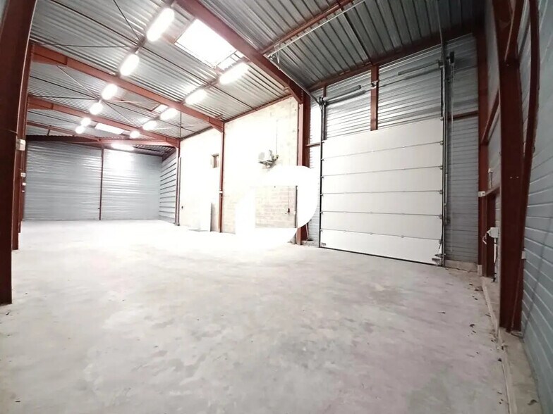 Flex in Chelles for sale - Interior Photo - Image 3 of 10