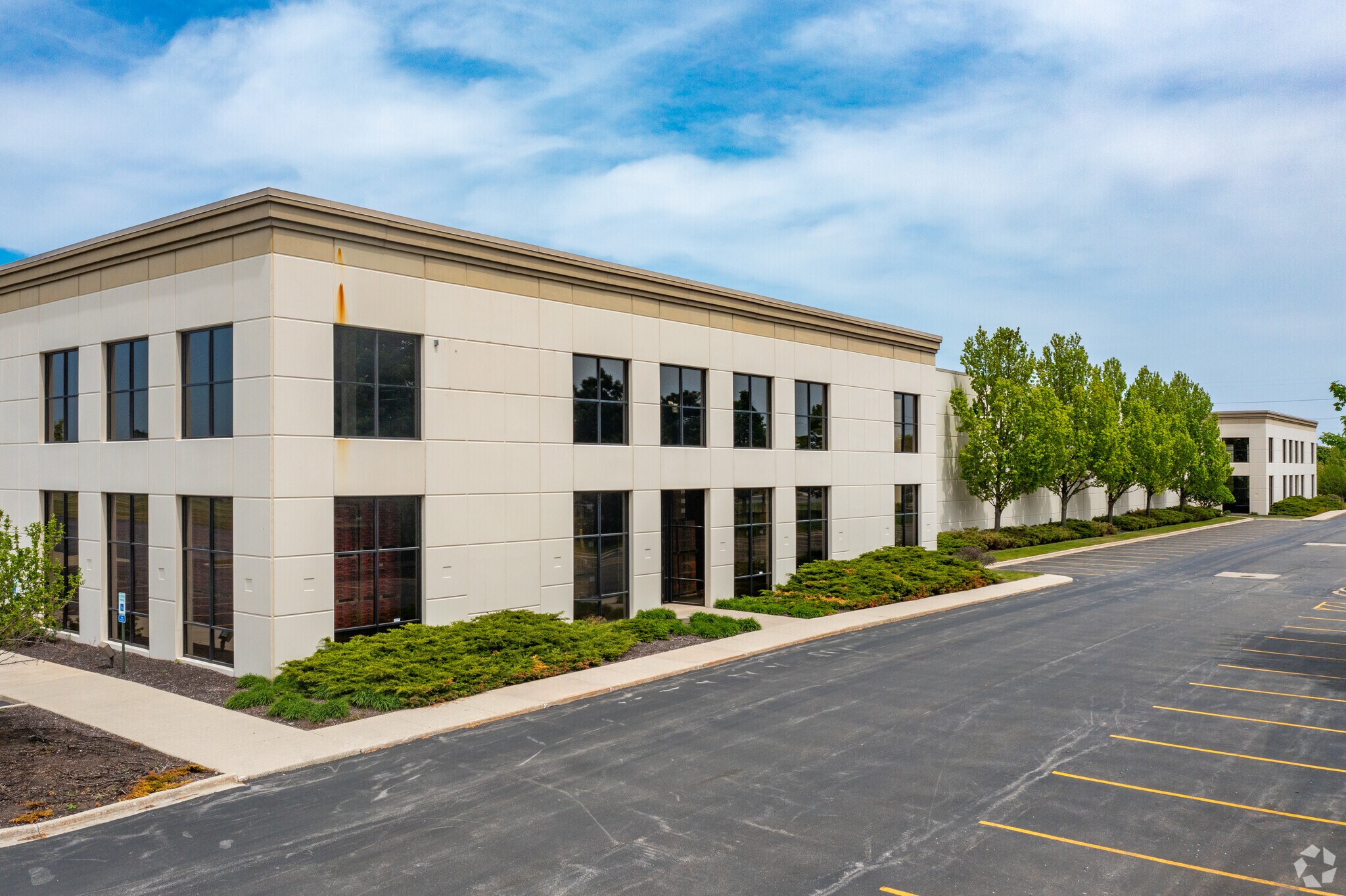 8505 100th St, Pleasant Prairie, WI for lease Building Photo- Image 1 of 8