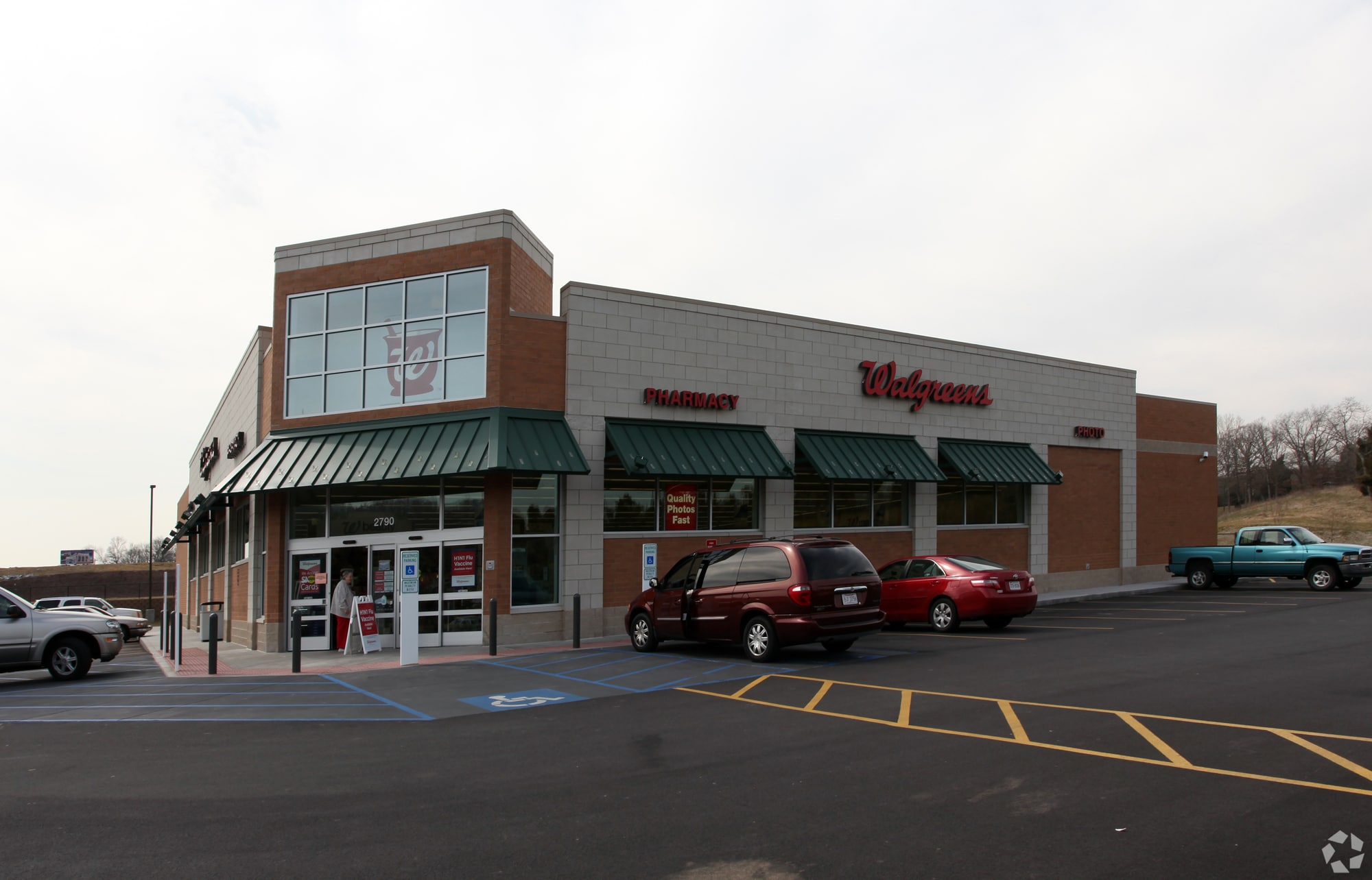 2790 E Stone Dr, Kingsport, TN for sale Building Photo- Image 1 of 3