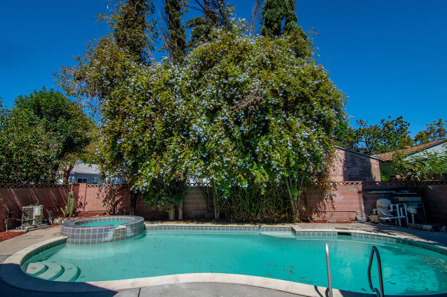 15405 Covello St, Van Nuys, CA for sale - Building Photo - Image 2 of 25