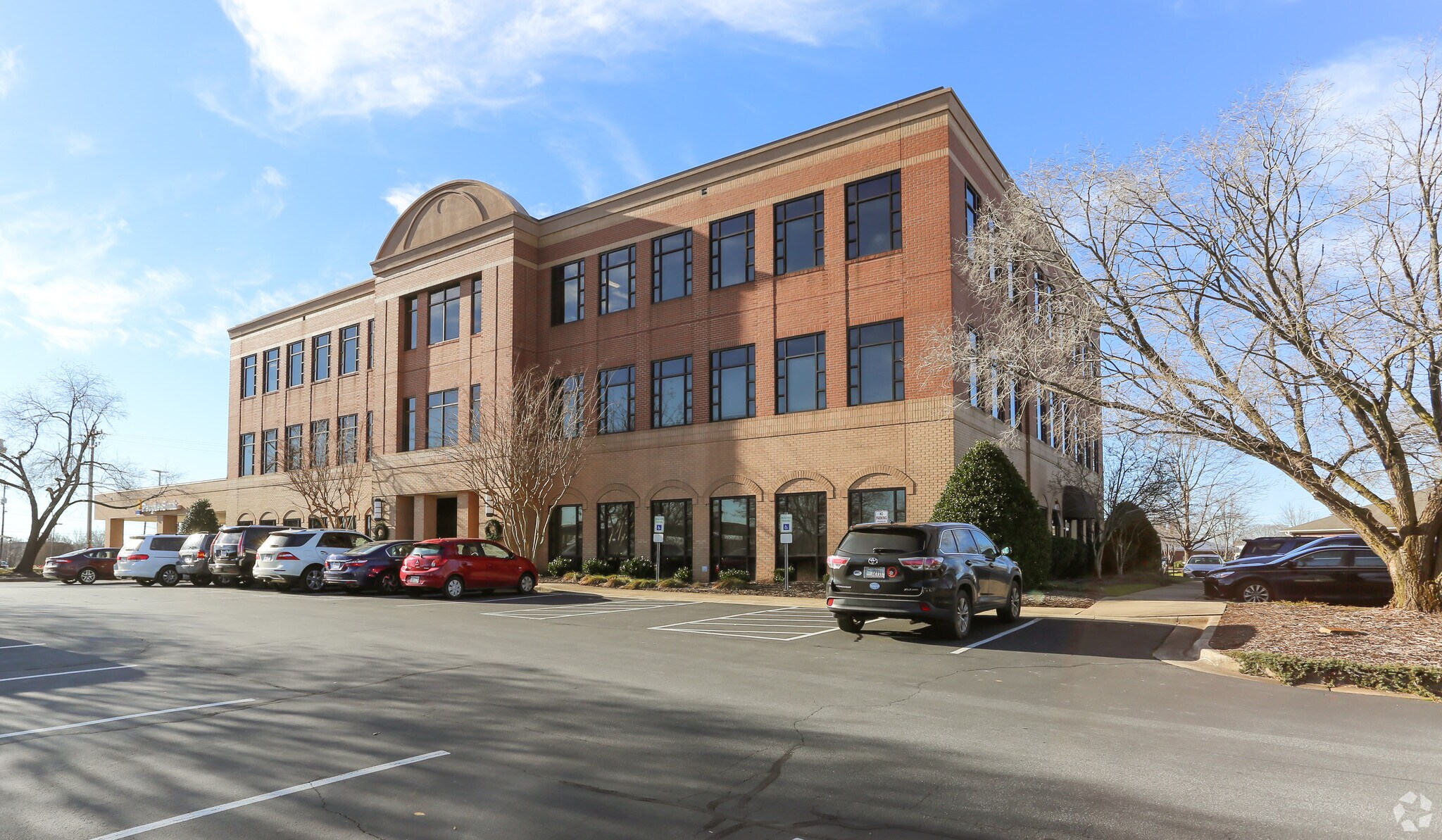 1333 2nd St NE, Hickory, NC for sale Primary Photo- Image 1 of 1