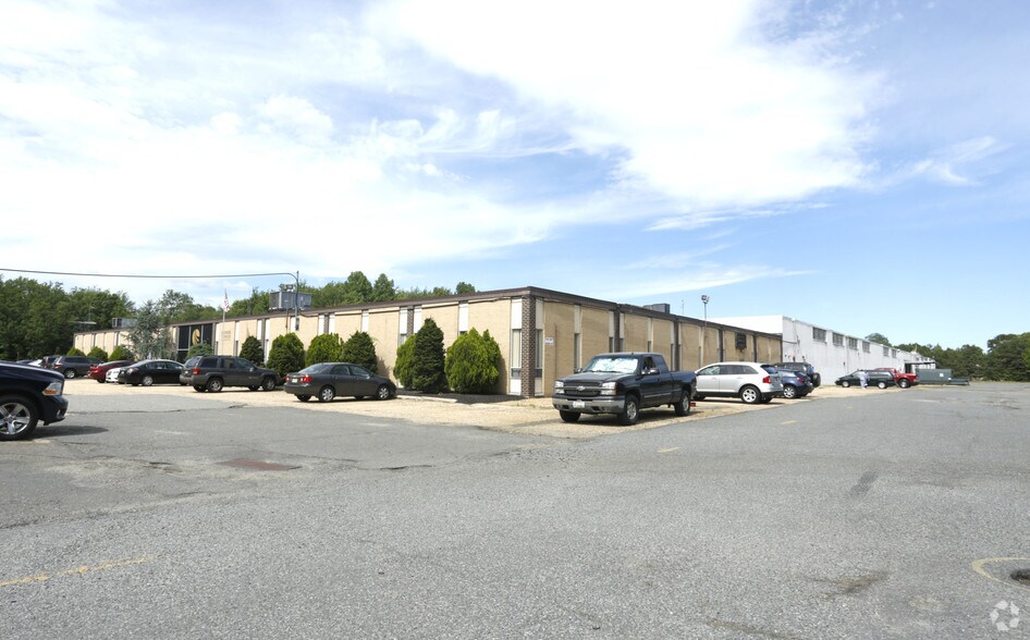 1 Jake Brown Rd, Old Bridge, NJ, 08857 Industrial Space For Lease