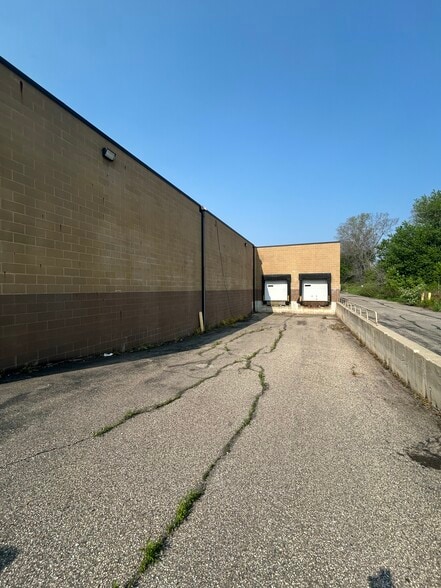 863 High Point Dr, Byron, MN for lease - Building Photo - Image 3 of 5