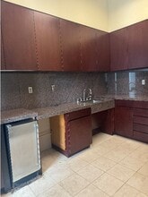 1700 Pacific Ave, Dallas, TX for lease Interior Photo- Image 2 of 7