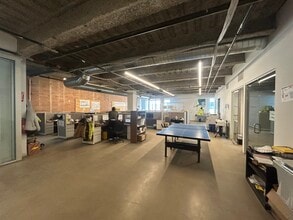 855 W Belmont Ave, Chicago, IL for lease Interior Photo- Image 2 of 10