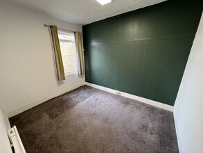 61 Orsett Rd, Grays for lease Interior Photo- Image 2 of 2