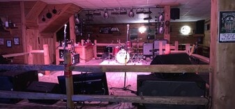 449 Woodlawn Ave, Sunbury PA - Bar