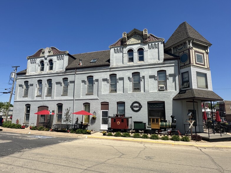 132 S Main St, Stockton, IL for sale - Building Photo - Image 1 of 10