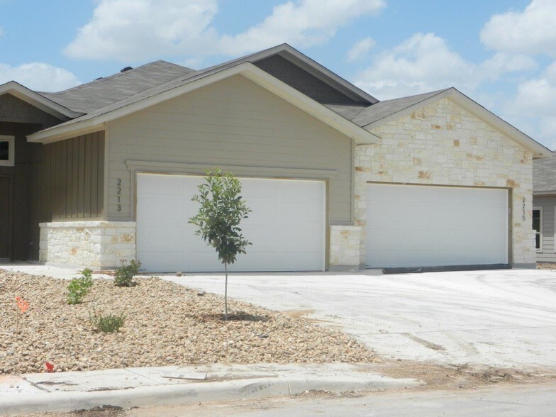 Village at Avery Park, New Braunfels, TX 78130